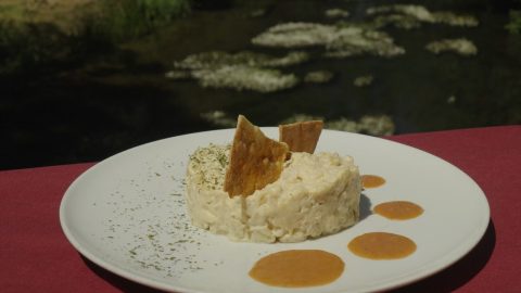 Carnes a la brasa del restaurante en Ucero